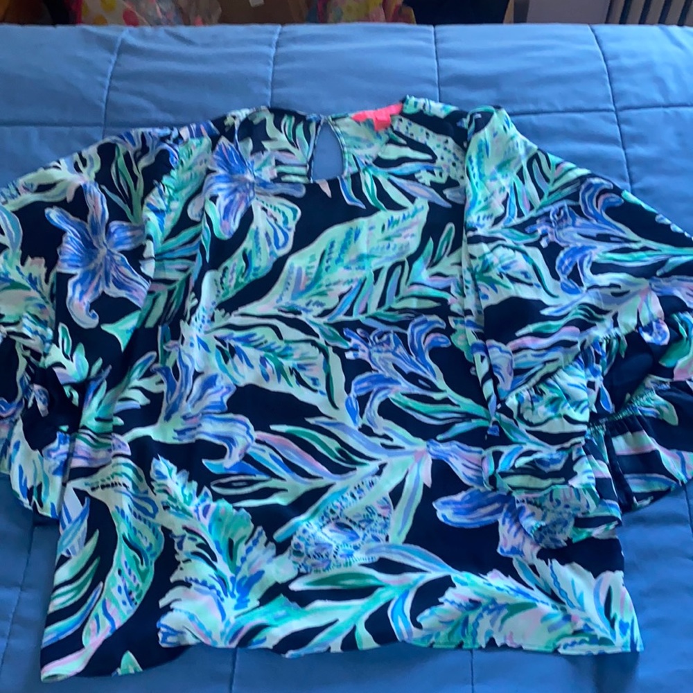 Lilly Pulitzer flounce sleeve polyester top, worn once